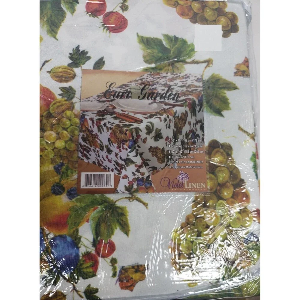 1 Printed Fabric Tablecloth,52